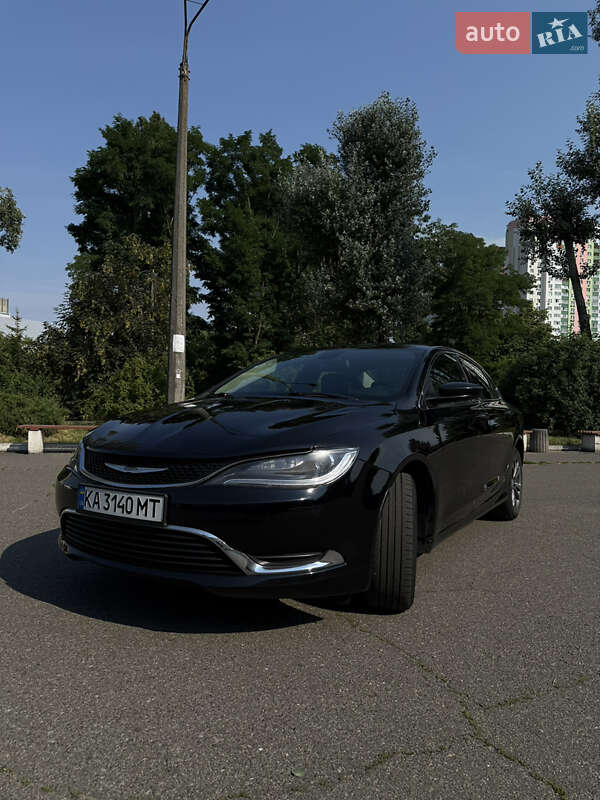 Седан Chrysler 200 2015 в Киеве