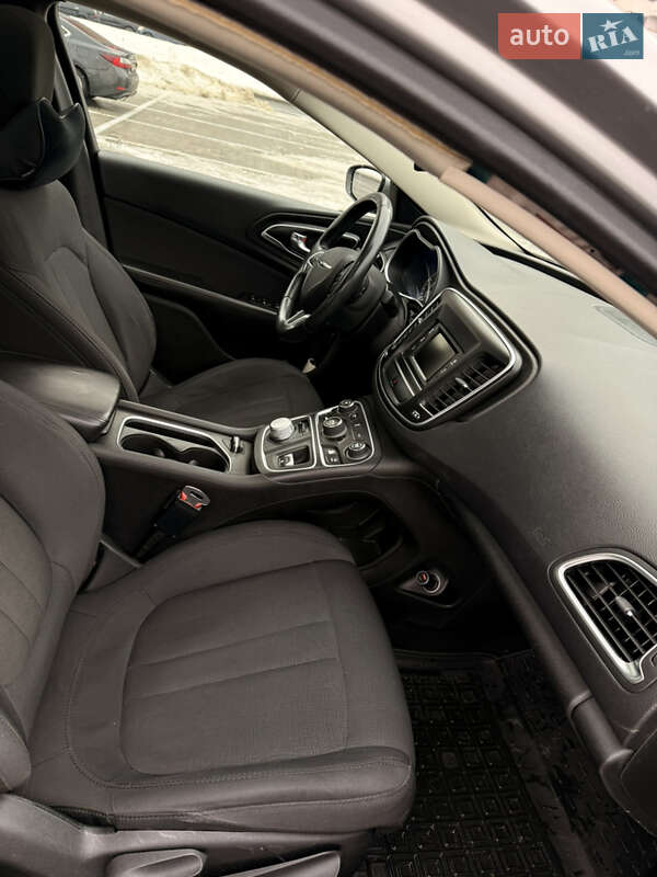Седан Chrysler 200 2015 в Києві фото 16 Седан Chrysler 200 2015 в Києві