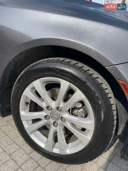 Седан Chrysler 200 2015 в Львове