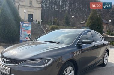 Седан Chrysler 200 2015 в Львові