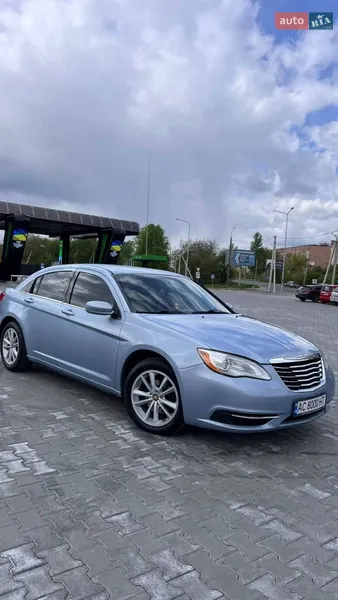 Chrysler 200