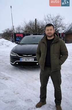 Седан Chrysler 200 2016 в Рогатине