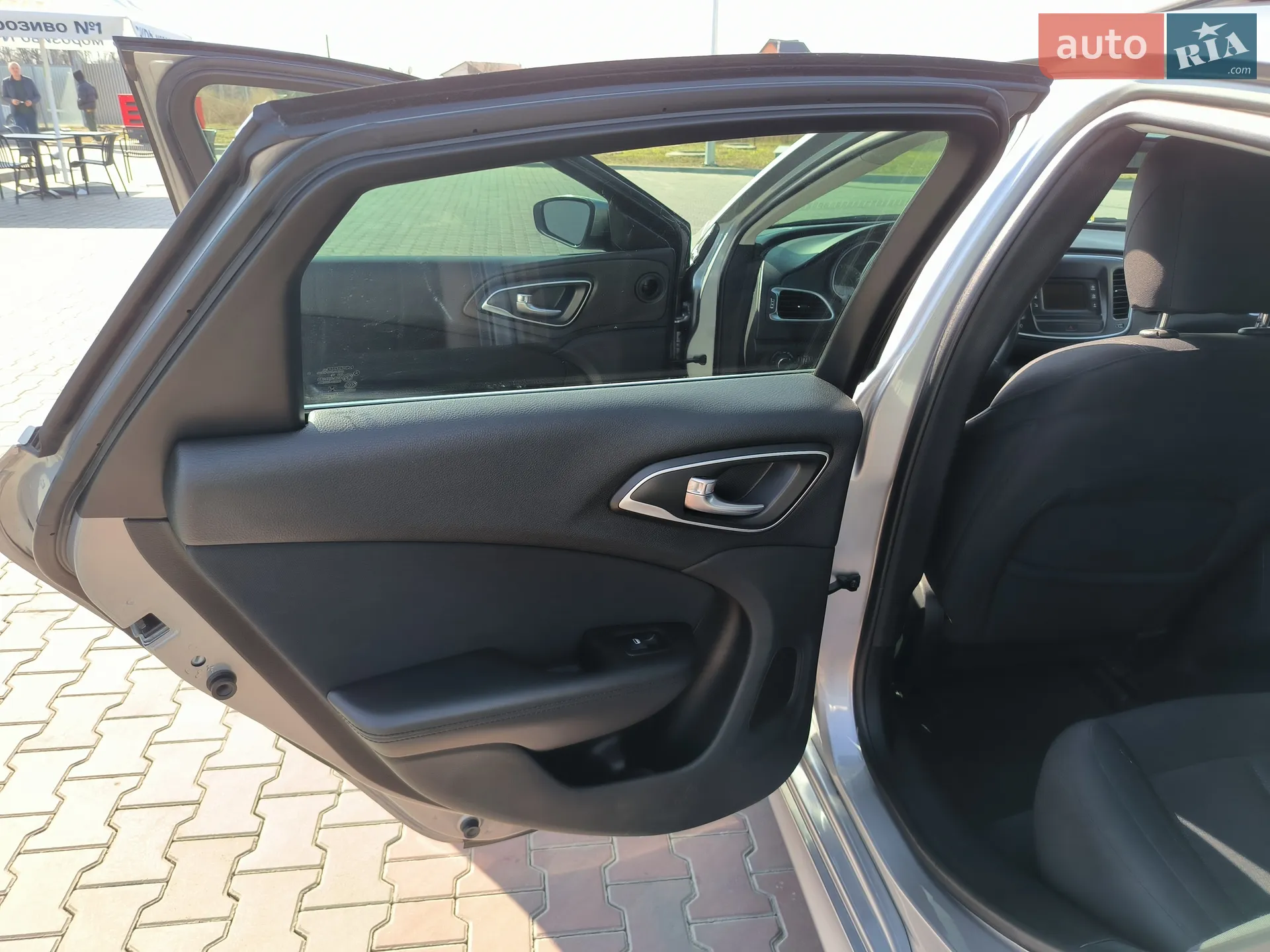 2015 Chrysler 200 - мініатюра 10