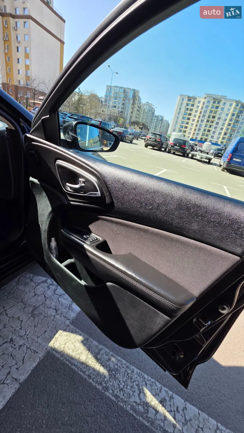 2014 Chrysler 200 - мініатюра 25