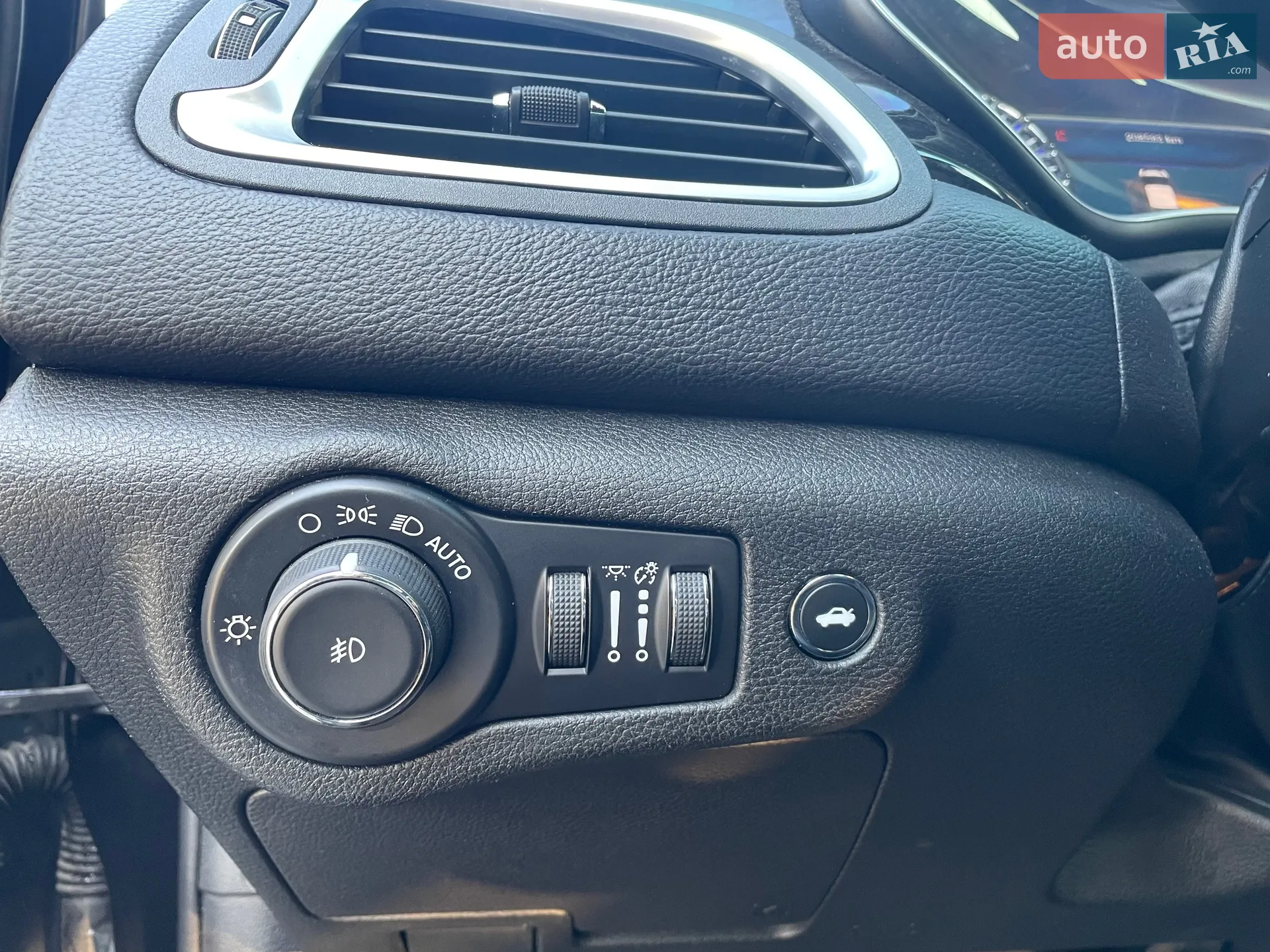 2014 Chrysler 200 - мініатюра 24