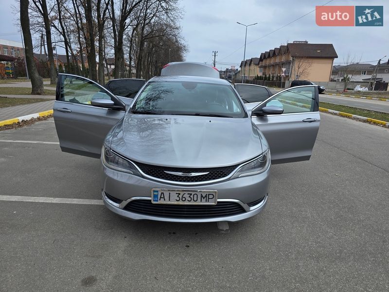 Седан Chrysler 200 2016 в Киеве