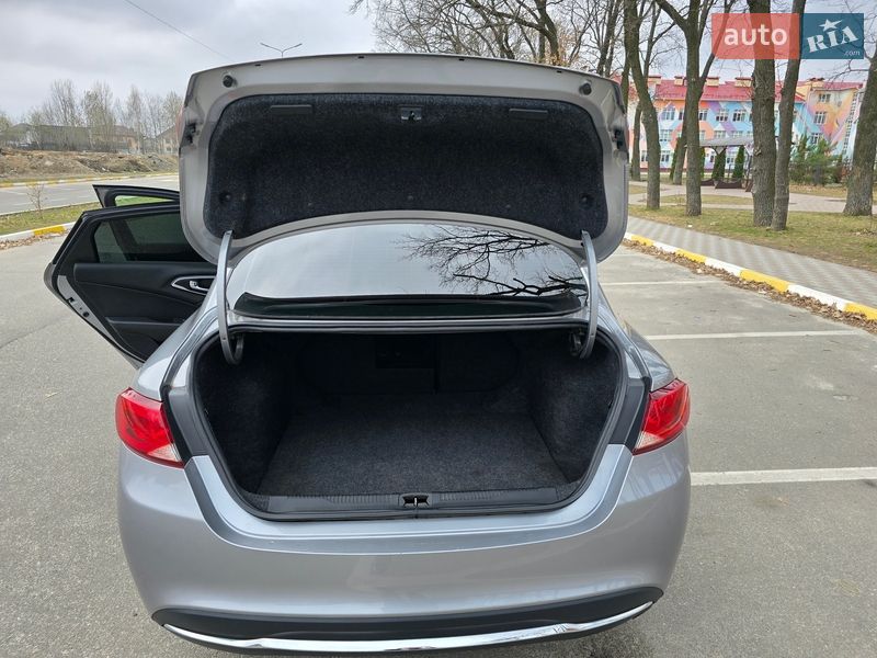 Седан Chrysler 200 2016 в Киеве