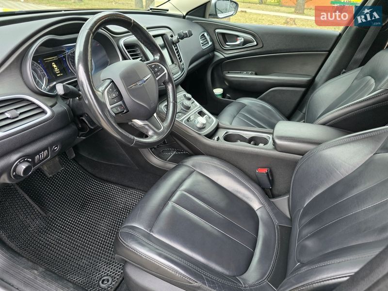 Седан Chrysler 200 2016 в Киеве