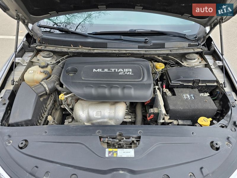 Седан Chrysler 200 2016 в Киеве