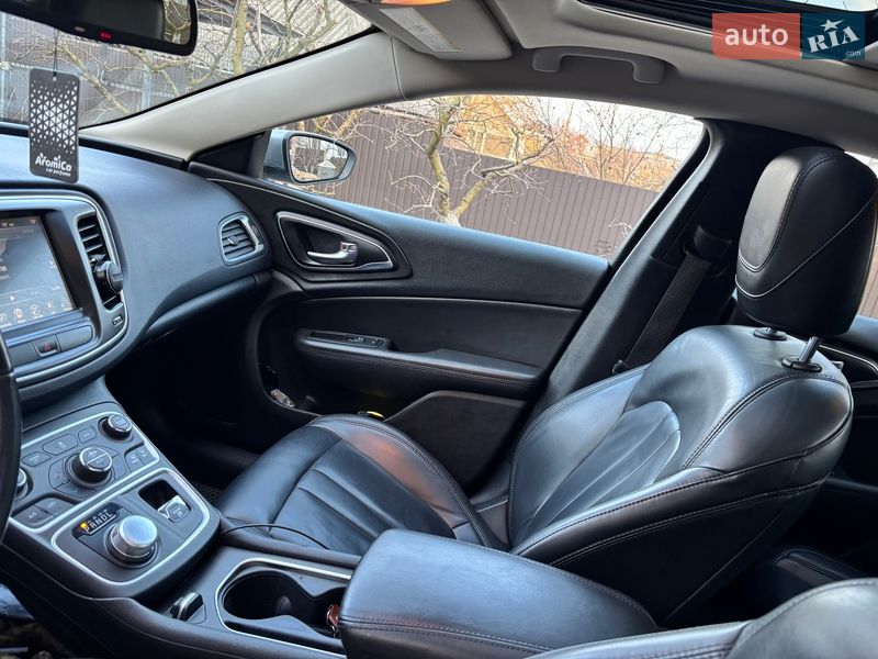Седан Chrysler 200 2016 в Киеве фото 24 Седан Chrysler 200 2016 в Киеве