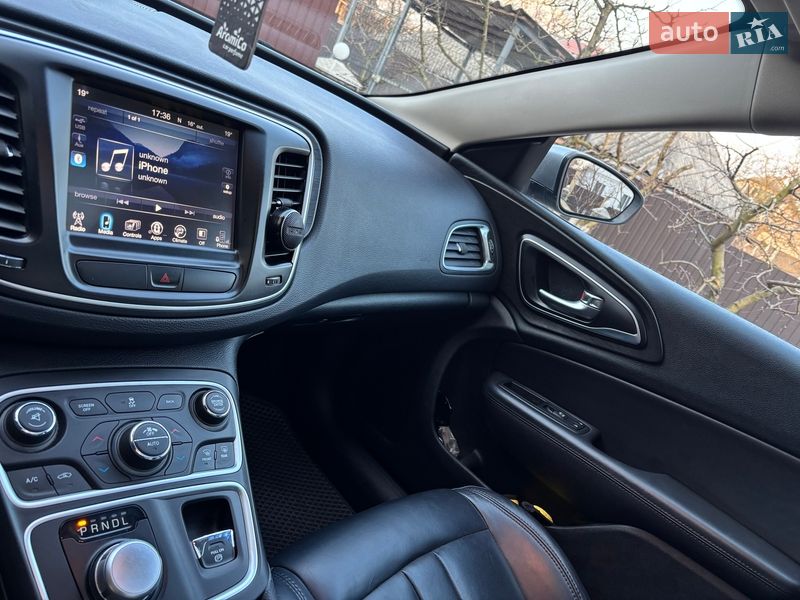 Седан Chrysler 200 2016 в Киеве фото 26 Седан Chrysler 200 2016 в Киеве