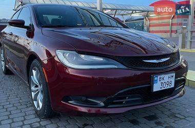 Седан Chrysler 200 2015 в Ровно
