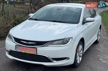 Седан Chrysler 200 2015 в Дубні