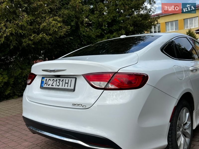 Седан Chrysler 200 2014 в Луцке
