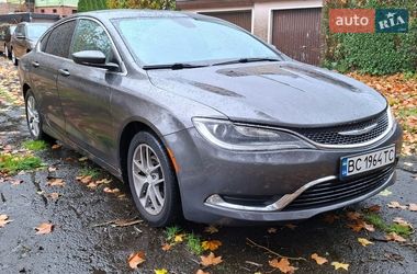 Седан Chrysler 200 2015 в Львові