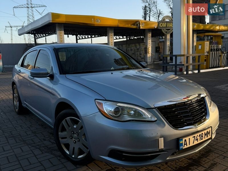 Седан Chrysler 200 2014 в Киеве