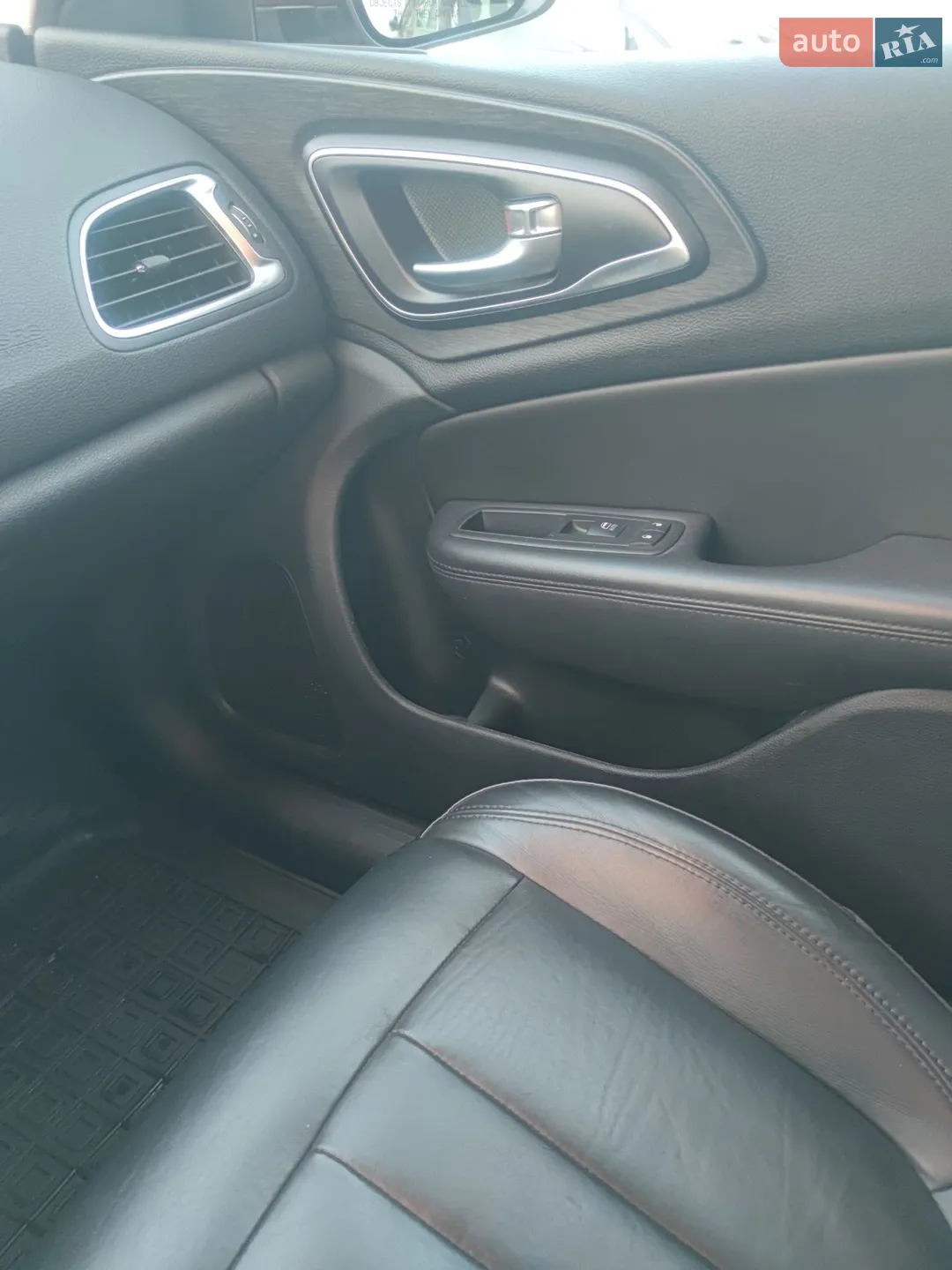 2016 Chrysler 200 - мініатюра 28