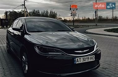 Седан Chrysler 200 2015 в Тлумачі