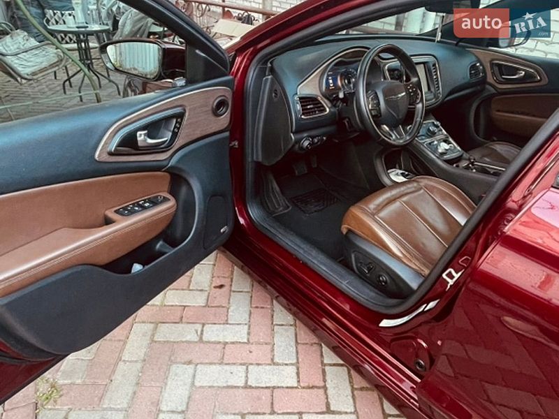 Седан Chrysler 200 2015 в Броварах