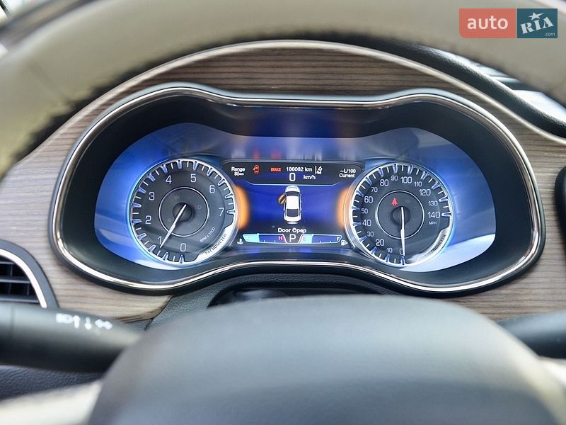Седан Chrysler 200 2014 в Києві