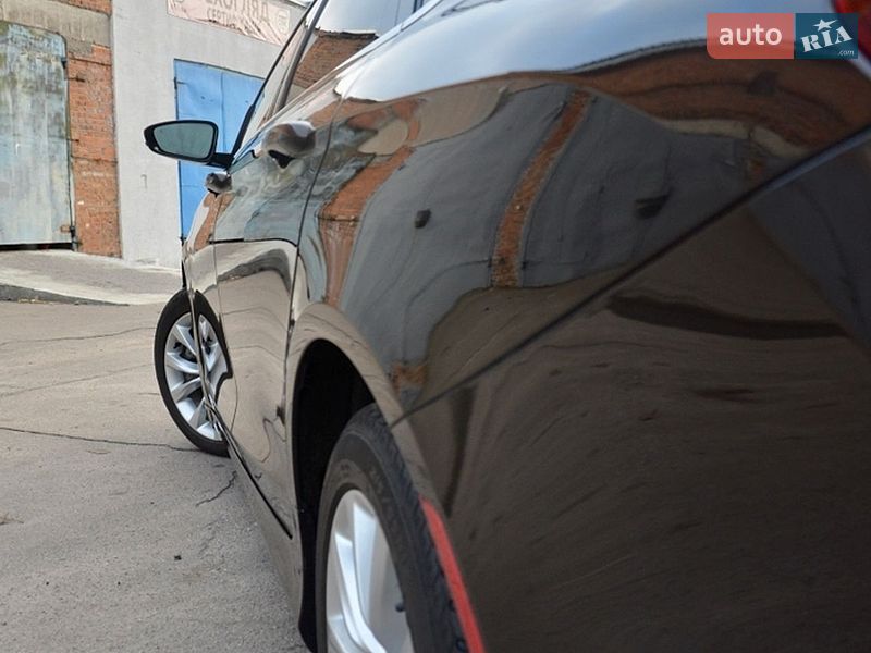 Седан Chrysler 200 2014 в Києві