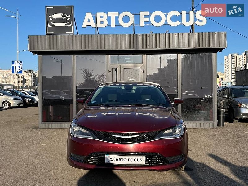 Седан Chrysler 200 2015 в Киеве