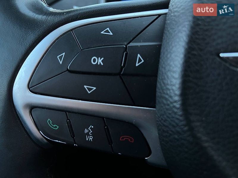 Седан Chrysler 200 2015 в Киеве
