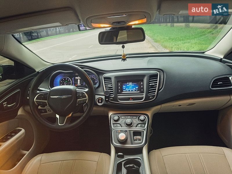 Седан Chrysler 200 2015 в Сумах