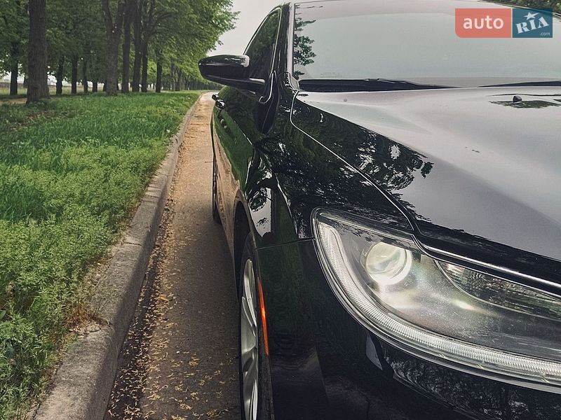 Седан Chrysler 200 2015 в Сумах