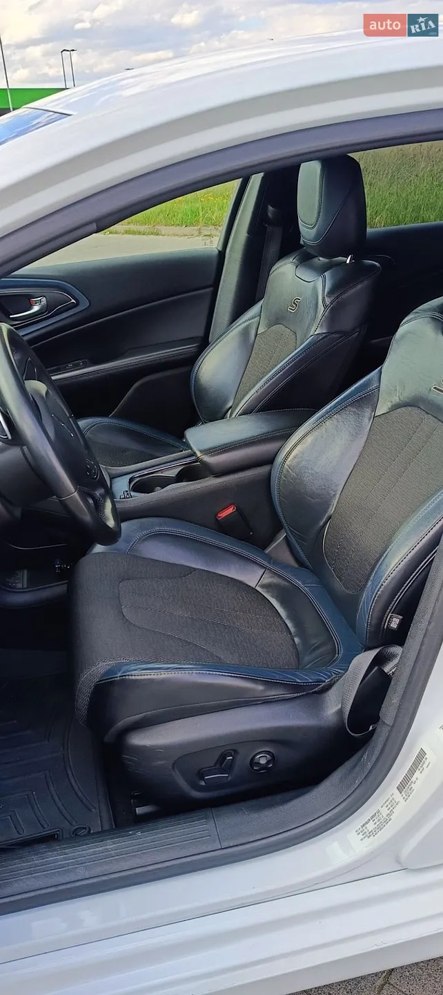 2014 Chrysler 200 - мініатюра 4