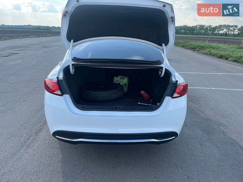 Седан Chrysler 200 2016 в Шепетівці