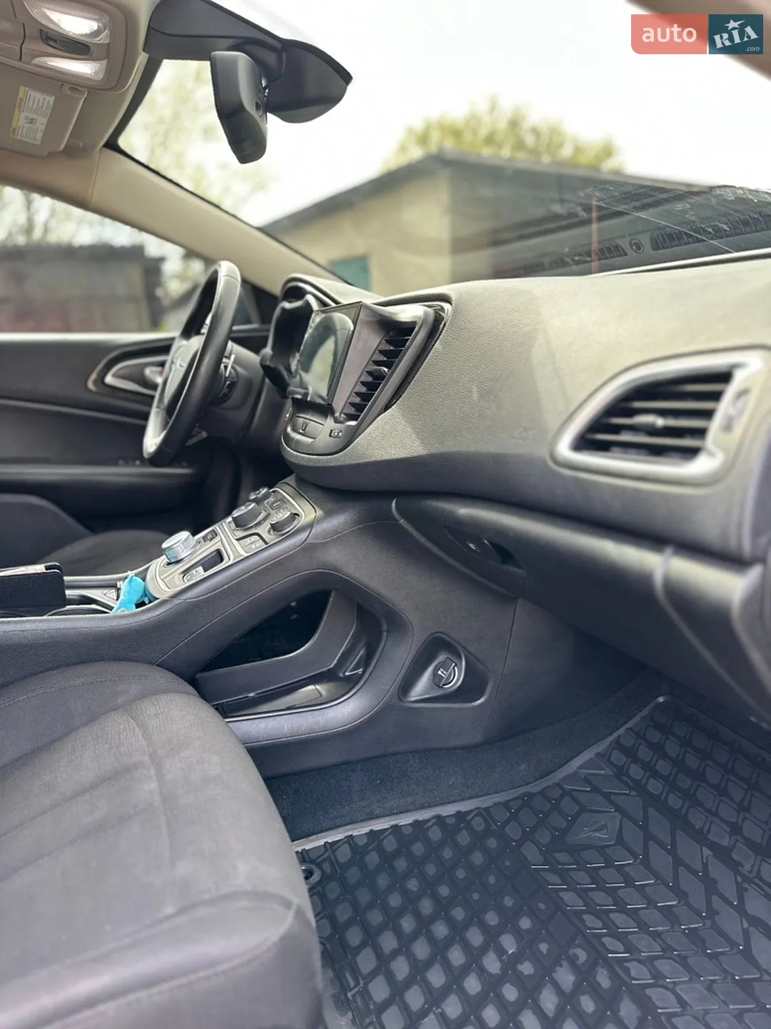2015 Chrysler 200 - мініатюра 28