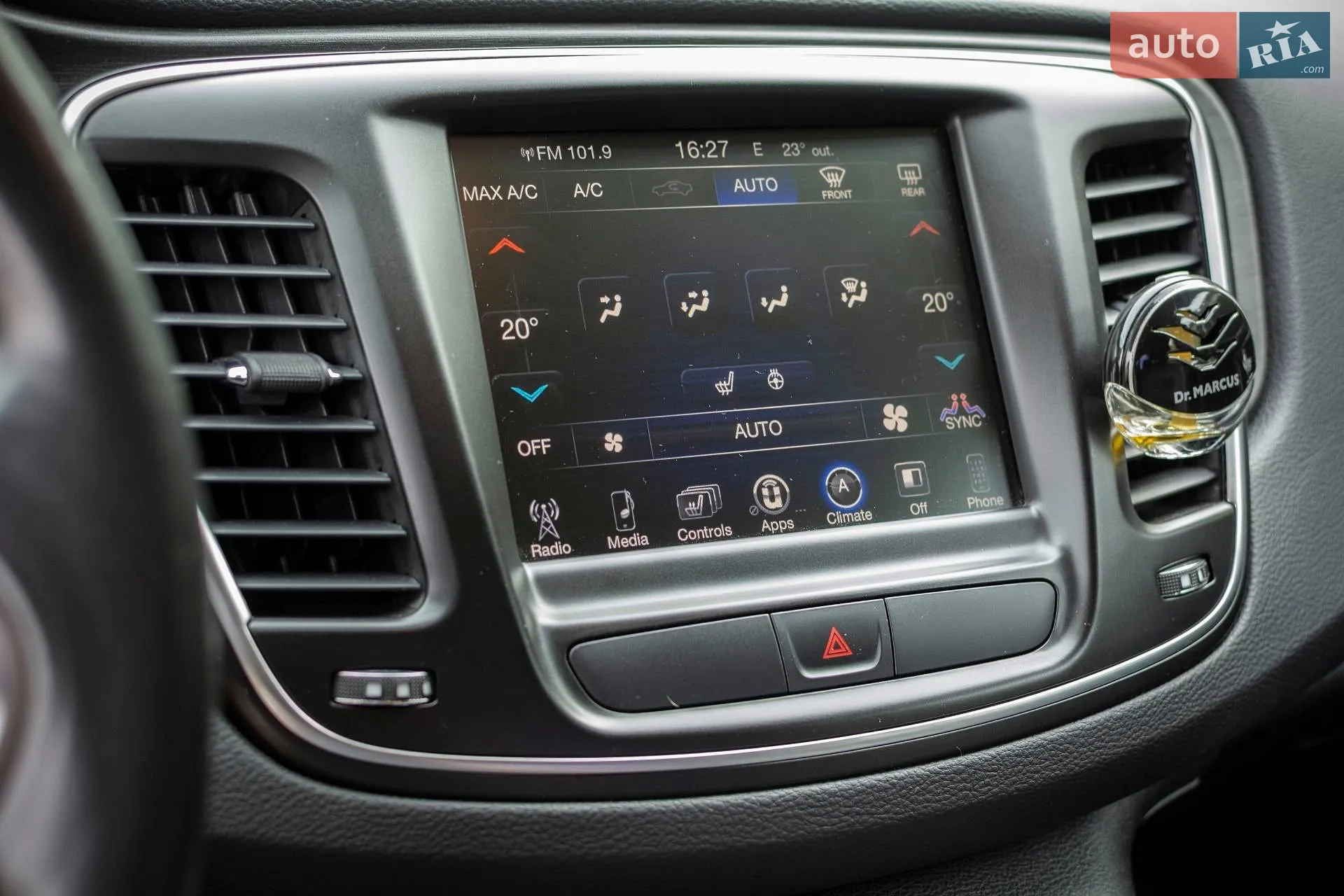 2016 Chrysler 200 - мініатюра 10