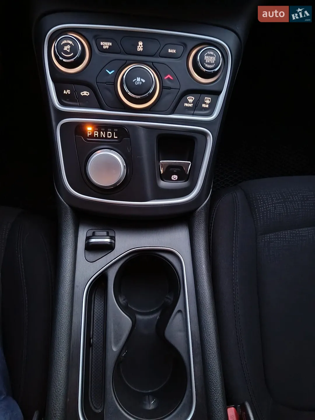 2015 Chrysler 200 - мініатюра 26
