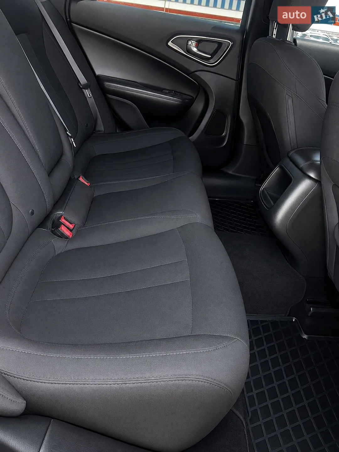 2015 Chrysler 200 - мініатюра 3