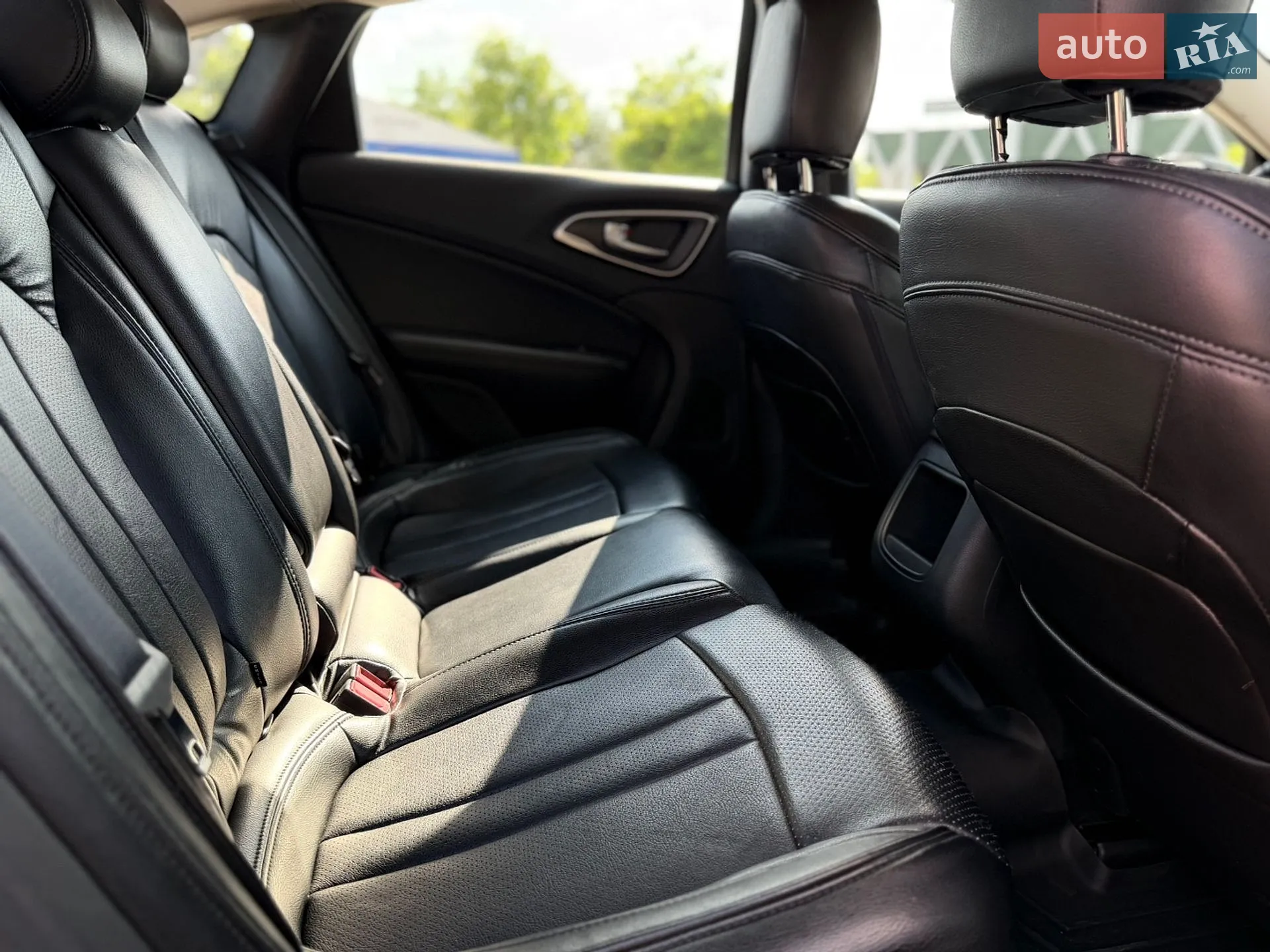 2015 Chrysler 200 - мініатюра 30