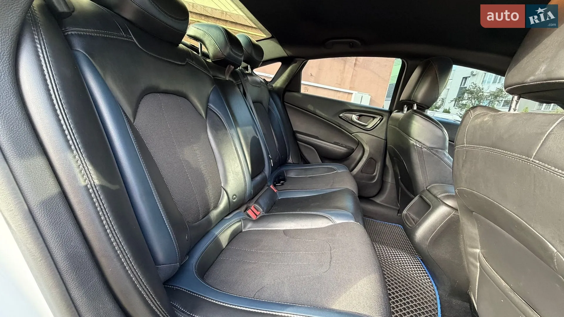 2015 Chrysler 200 - мініатюра 14