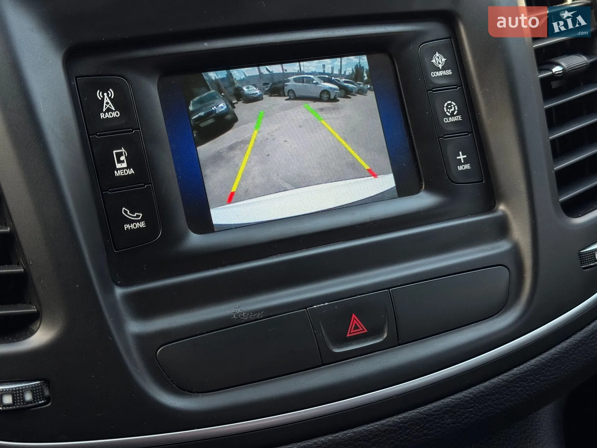 2014 Chrysler 200 - мініатюра 26