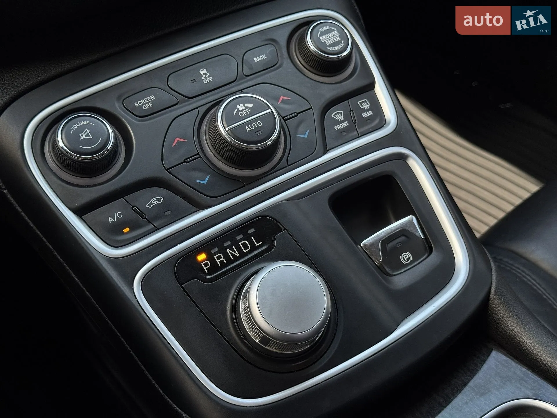 2014 Chrysler 200 - мініатюра 31