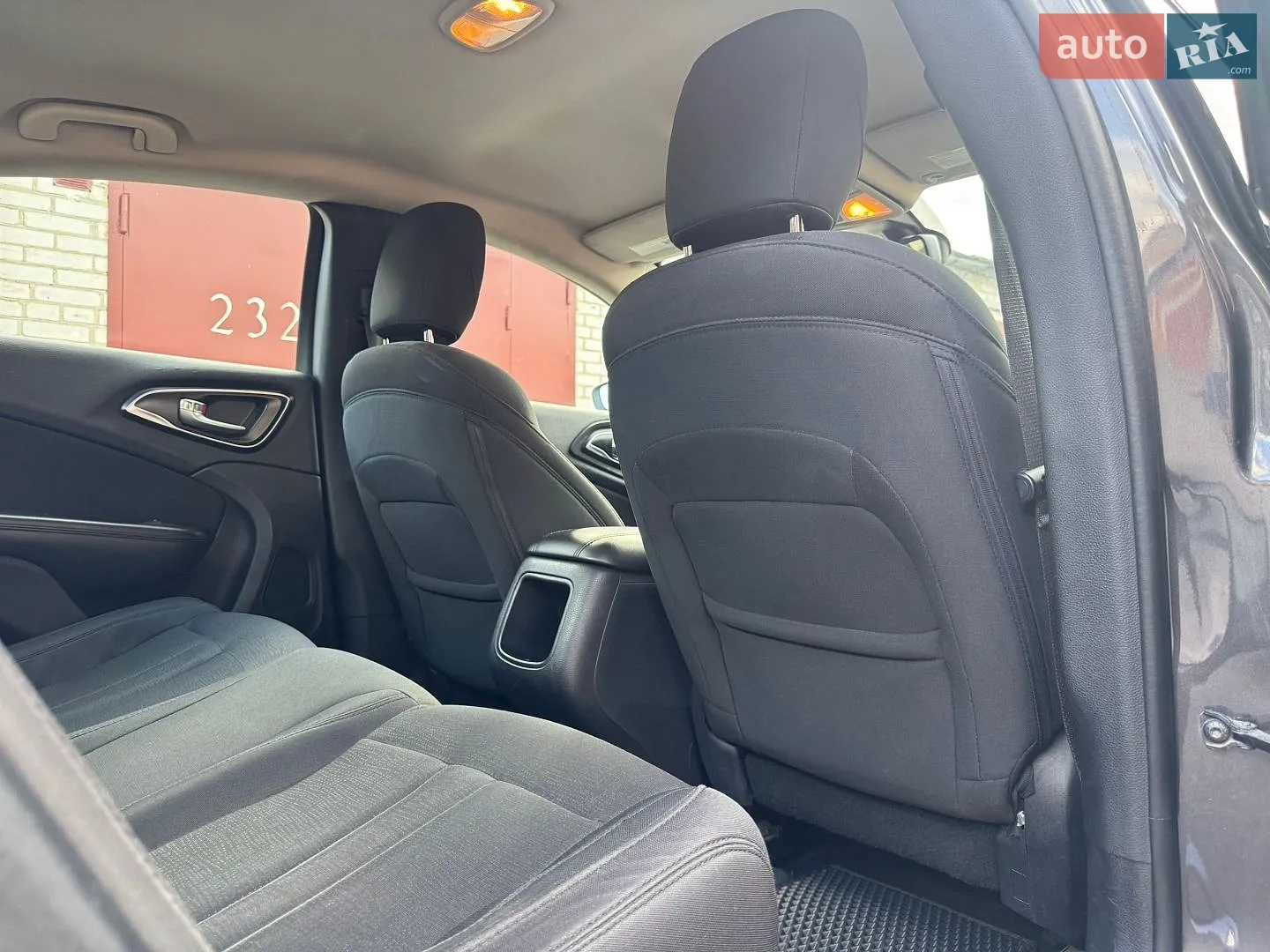 2016 Chrysler 200 - мініатюра 35