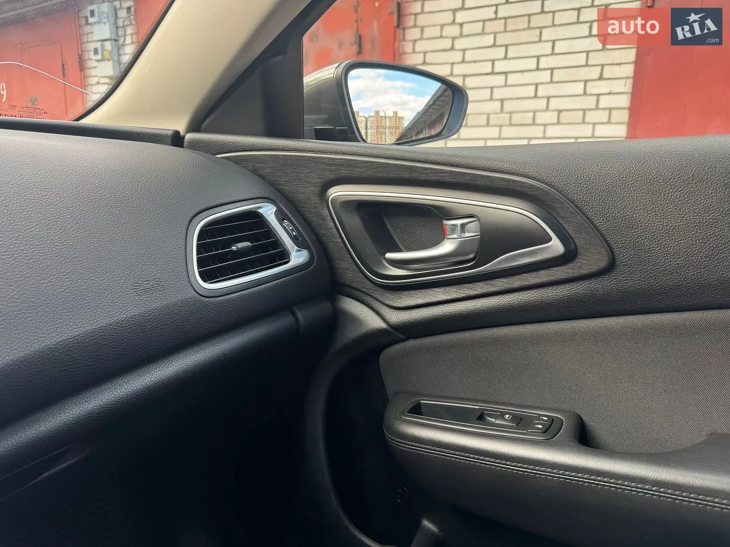2016 Chrysler 200 - мініатюра 42