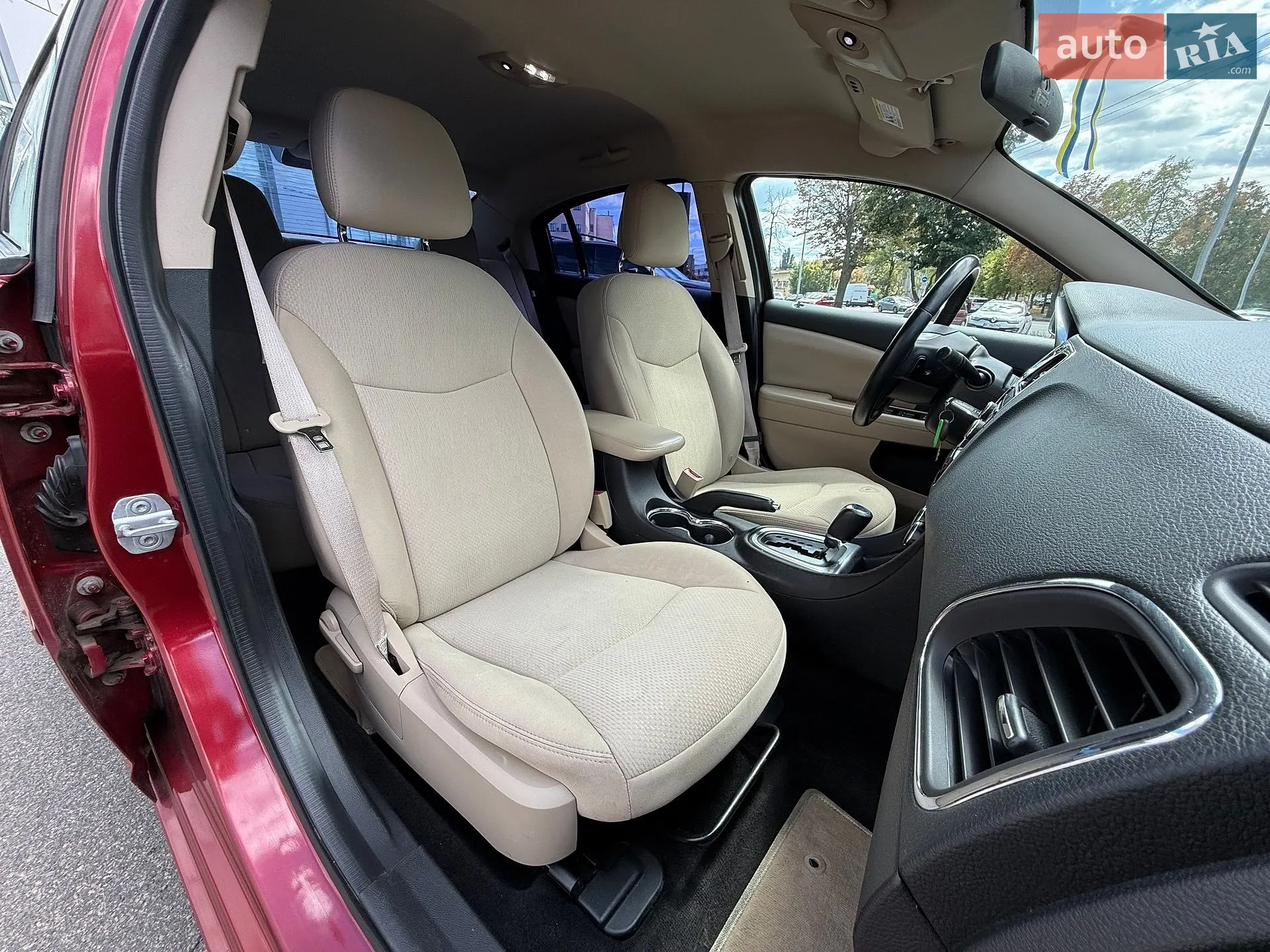 2012 Chrysler 200 - мініатюра 13