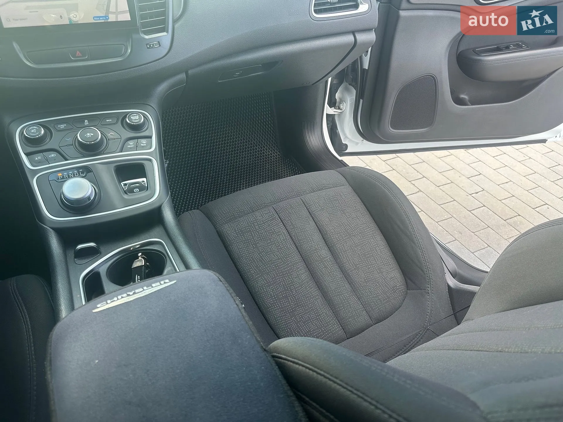 2016 Chrysler 200 - мініатюра 8