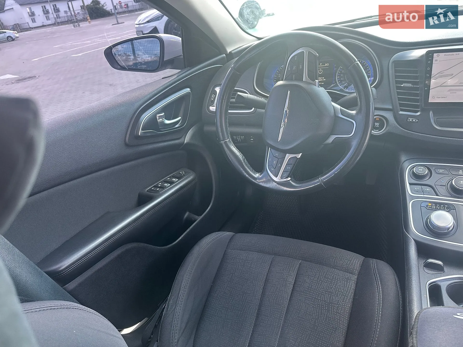 2016 Chrysler 200 - мініатюра 9