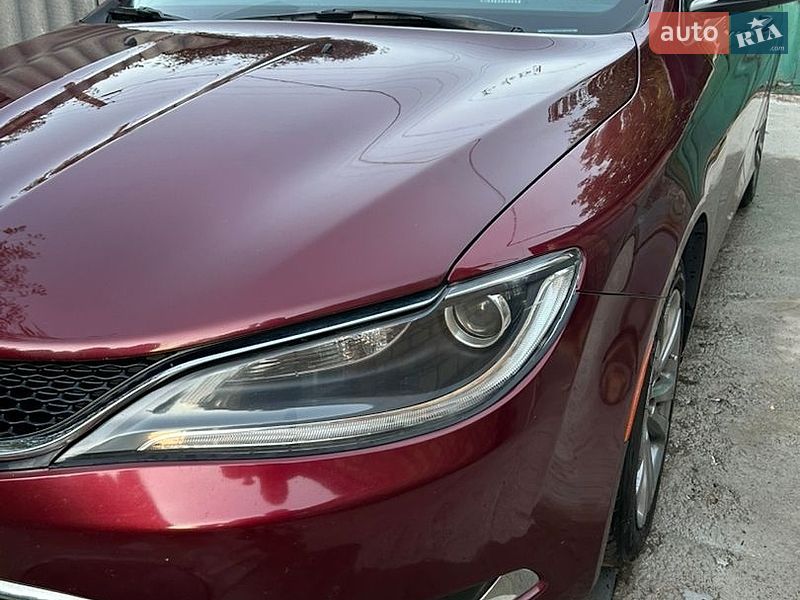 Седан Chrysler 200 2015 в Василькове
