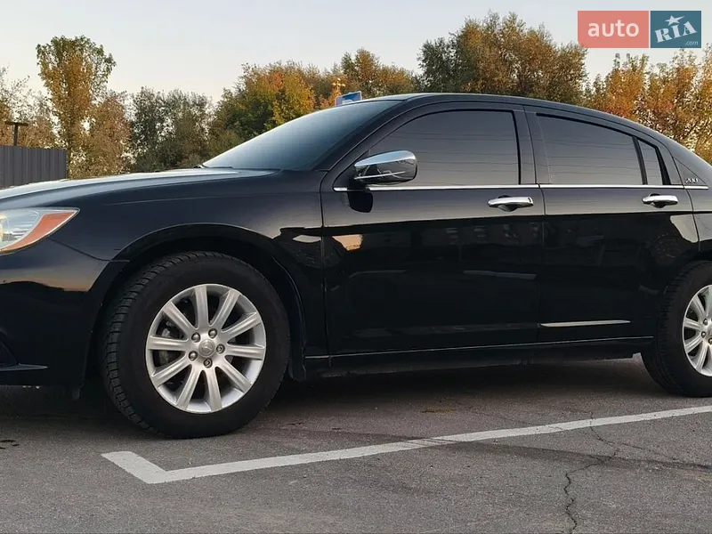 Chrysler 200 2013