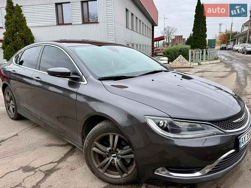 Chrysler 200