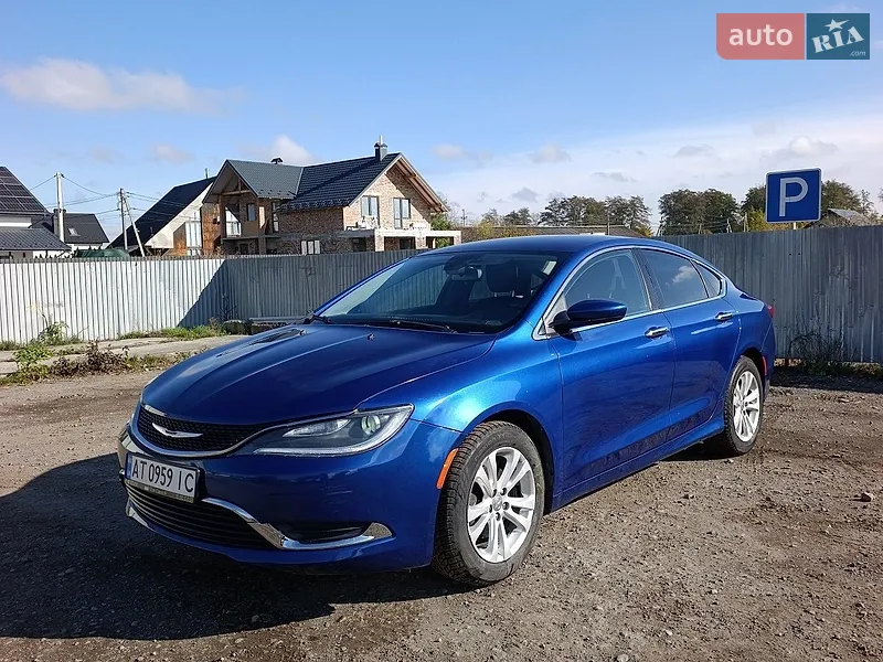 Chrysler 200