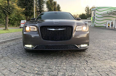 Седан Chrysler 300 S 2016 в Хмельницком