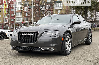 Седан Chrysler 300 S 2018 в Коломые